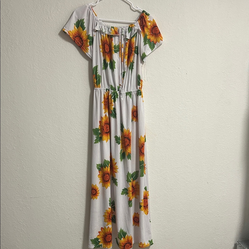 White Sunflower Print Maxi Dress - Floral Summer Maxi